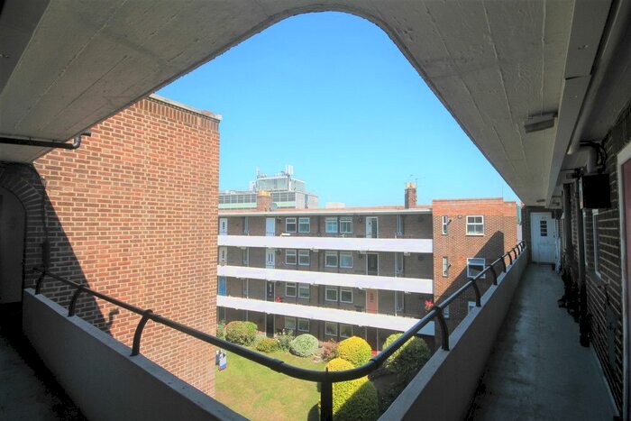 1 Bedroom Flat To Rent In Coleman Court, Kimber Road, London, SW18