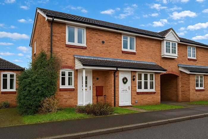 2 Bedroom End Of Terrace House For Sale In Oakwood Close, Midhurst, West Sussex, GU29