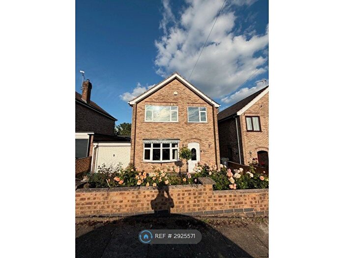 3 Bedroom Detached House To Rent In St Helens Drive, Leicester, LE4