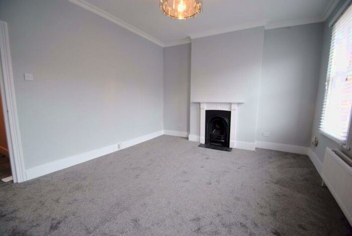 2 Bedroom Flat To Rent In Lowden Road, SE24