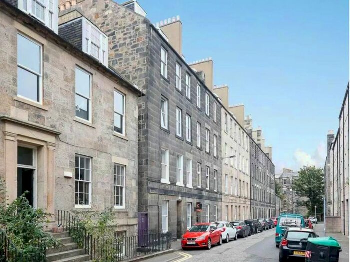 2 Bedroom Flat To Rent In Kirk Street, Edinburgh, EH6