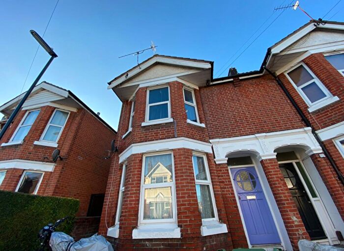 5 Bedroom House To Rent In Harborough Road, SO15