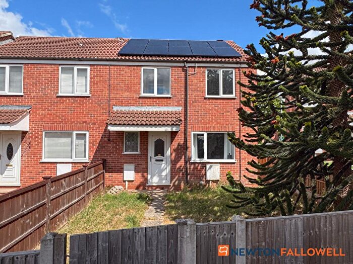 3 Bedroom End Of Terrace House For Sale In Mill Green, Newark, NG24