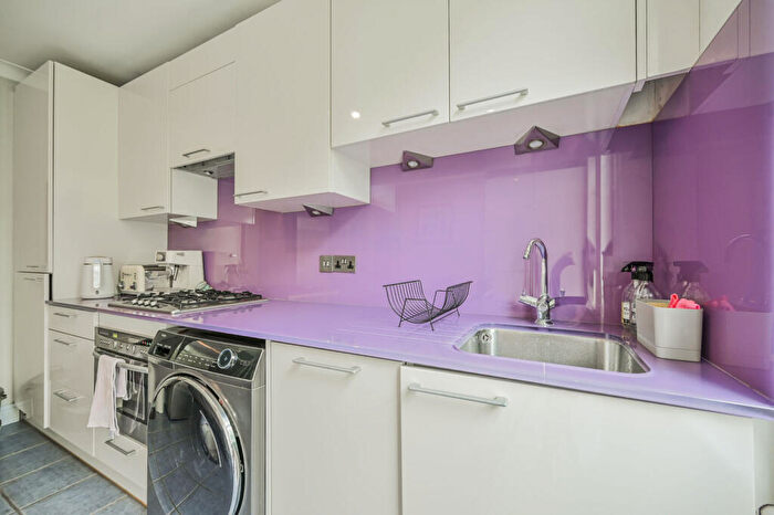 1 Bedroom Flat For Sale In Diana Road, Lloyd Park, London, E17