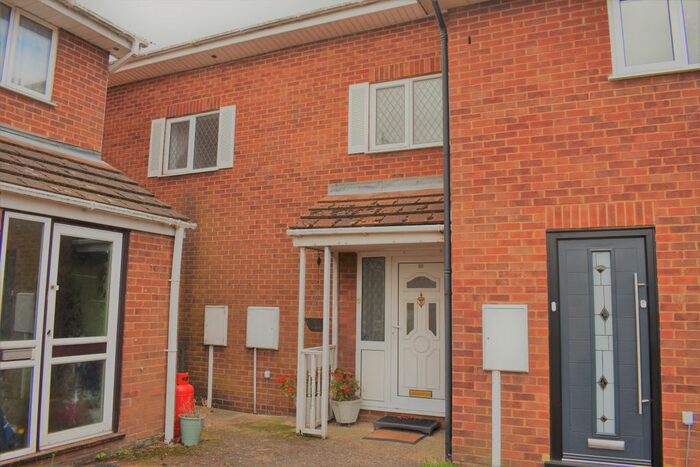 3 Bedroom End Of Terrace House To Rent In Petersham Close, Newport Pagnell, MK16