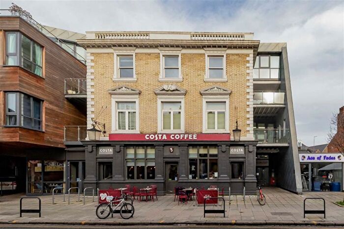 3 Bedroom Flat To Rent In High Road, Willesden Green, NW10