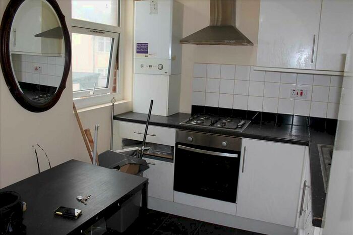 1 Bedroom Flat To Rent In Southern Place, Greenford Road, Sudbury Hill, Harrow, HA1