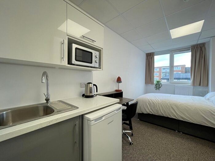 Studio To Rent In Wilbury Villas -, S56