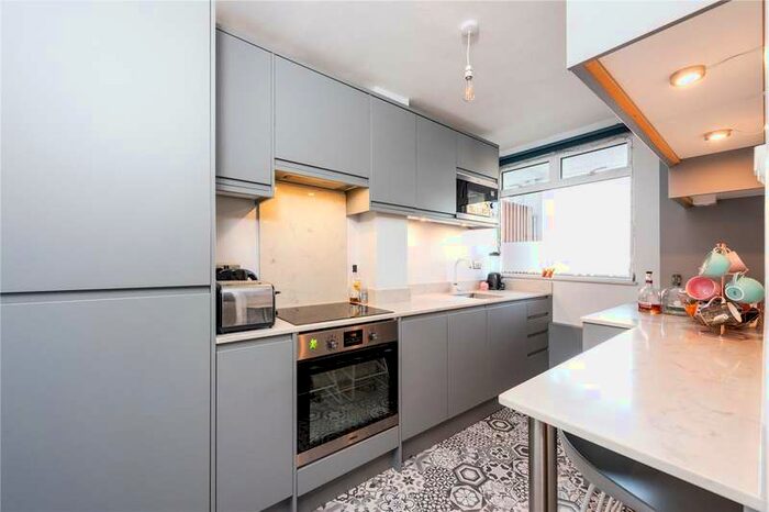 2 Bedroom Flat To Rent In Clarkson Street, London, E2