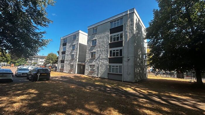 2 Bedroom Flat For Sale In Southall, Middlesex, UB2
