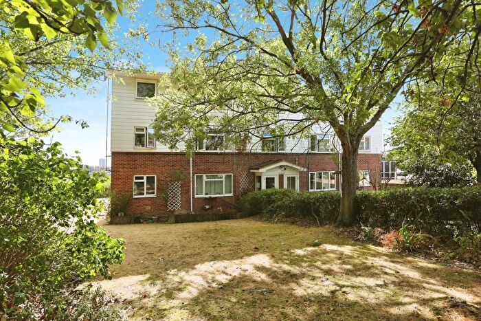1 Bedroom Flat For Sale In Quayside Road, Southampton, SO18