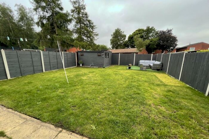 4 Bedroom Semi-Detached House To Rent In Blithewood Gardens, Norwich, NR7