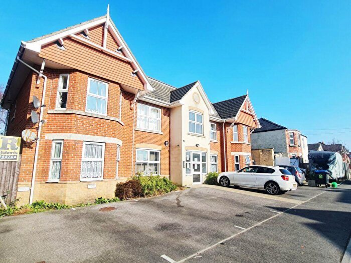 2 Bedroom Flat To Rent In Two Bedroom Ground Floor Garden Flat, Nortoft Road, BH8