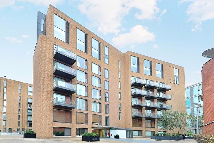 2 Bedroom Flat To Rent In Hirst Court, Grosvenor Waterside, SW1W