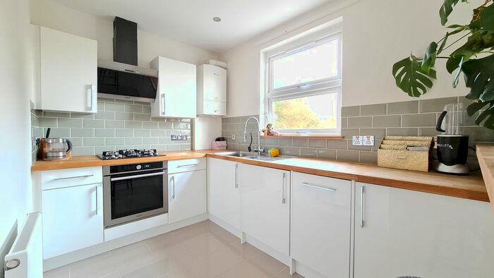 1 Bedroom Flat To Rent In Kilburn Park Road, London, NW6