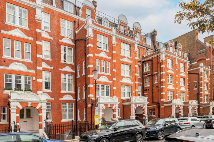 Studio To Rent In Sheffield Terrace, Kensington, London, W8