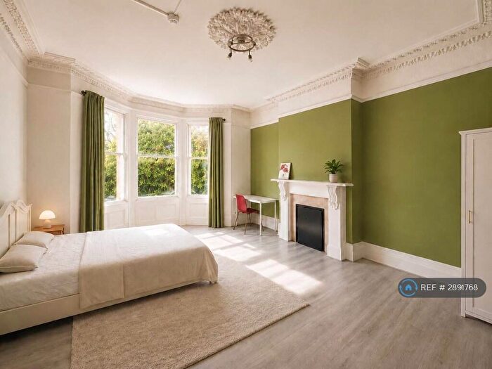 2 Bedroom Flat To Rent In Herbert Road, London, SE18