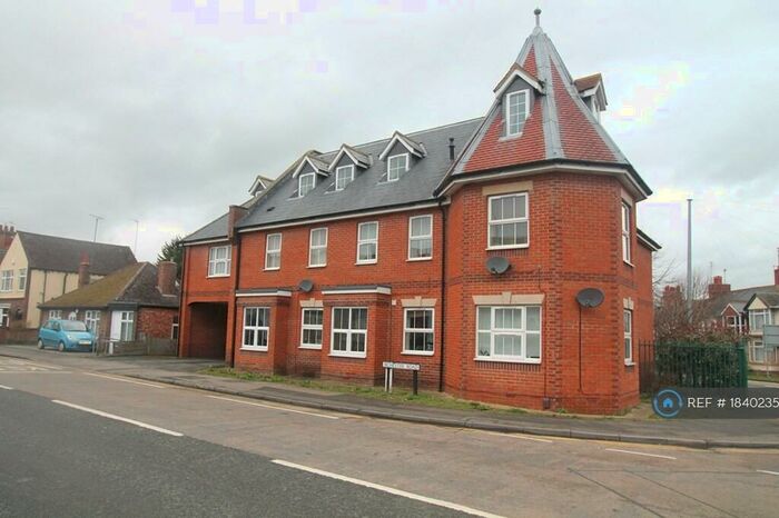 2 Bedroom Flat To Rent In Irchester Road, Rushden, NN10