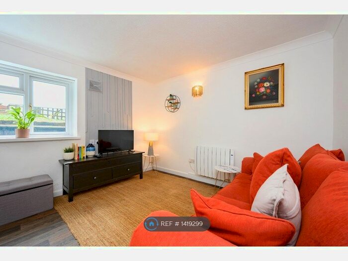 1 Bedroom Flat To Rent In Pendennis Road, Falmouth, TR11