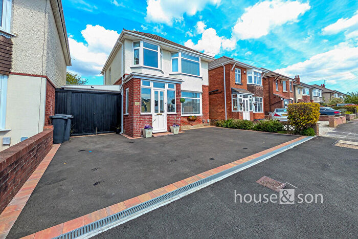 4 Bedroom Detached House For Sale In Victoria Park Road, Bournemouth, BH9