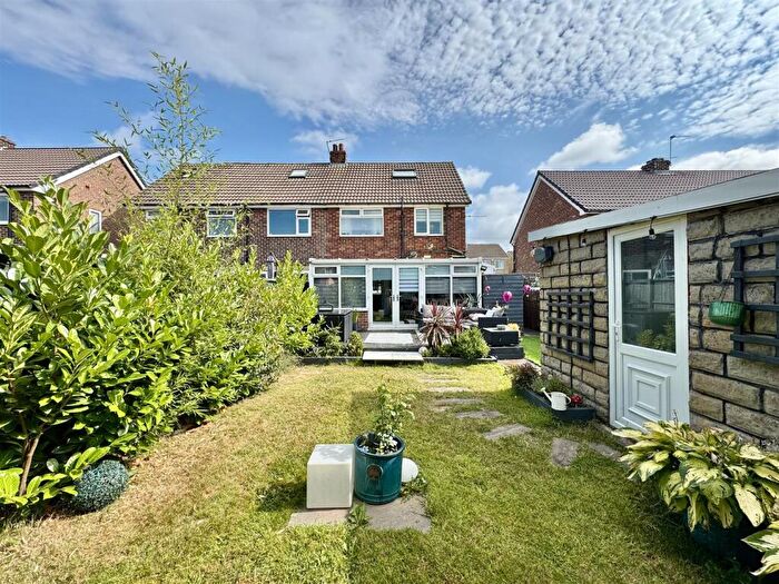 3 Bedroom Semi-Detached House For Sale In Bankfield Avenue, Kirkheaton, Huddersfield, HD5