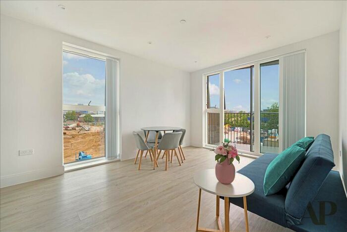 1 Bedroom Apartment To Rent In Aquifer House, Exploration Way, Slough, SL1