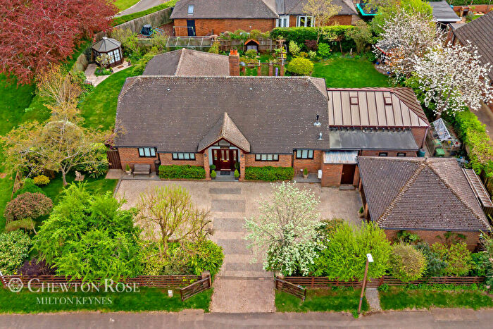 4 Bedroom Detached House For Sale In Bradwell Road, Loughton, MK5