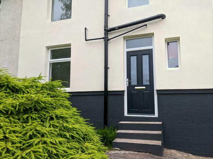 2 Bedroom Semi-Detached House To Rent In The Greenway, Sheffield, S8
