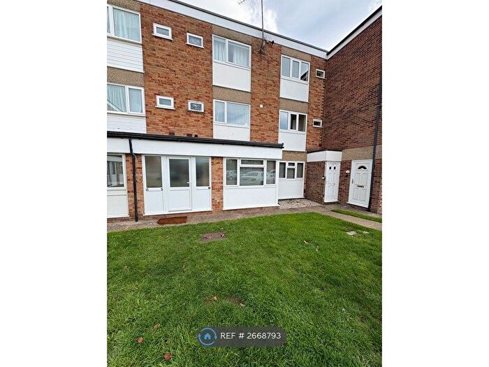 2 Bedroom Flat To Rent In Vicarage Road, Milton Keynes, MK2
