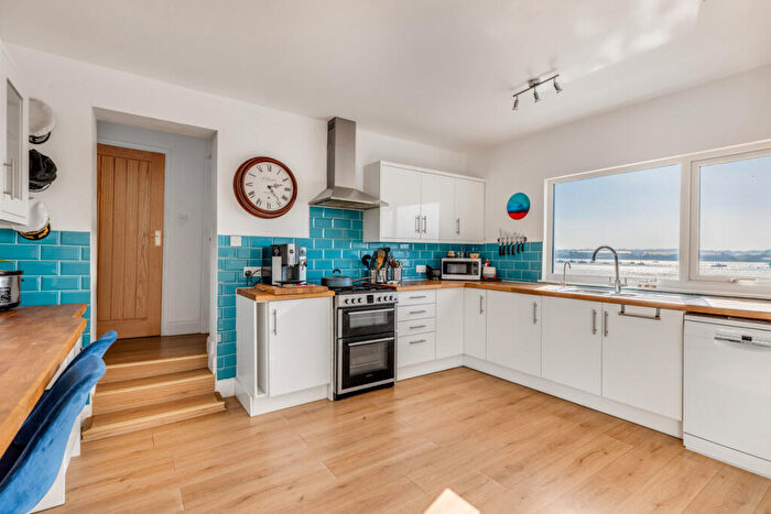 5 Bedroom House Boat For Sale In Vicarage Lane, Rochester, ME3