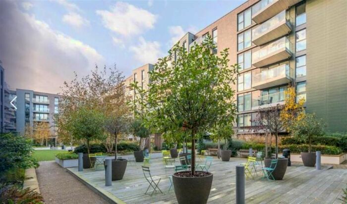 2 Bedroom Flat To Rent In Hawthorne Crescent, London, SE10