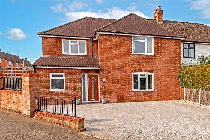 4 Bedroom Semi Detached House For Sale In Townsend Drive, St Albans, AL3