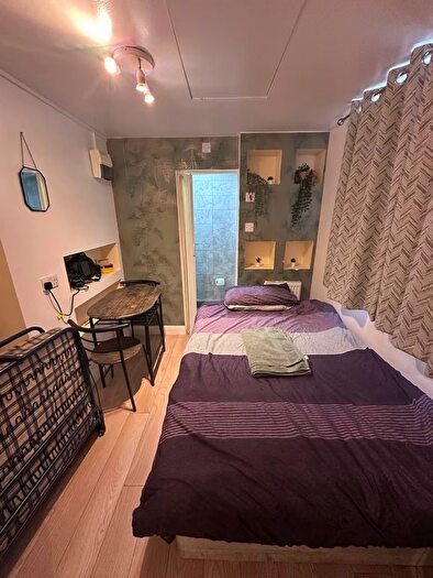 Studio To Rent In Southbourne Crescent, Brent Cross London, NW4