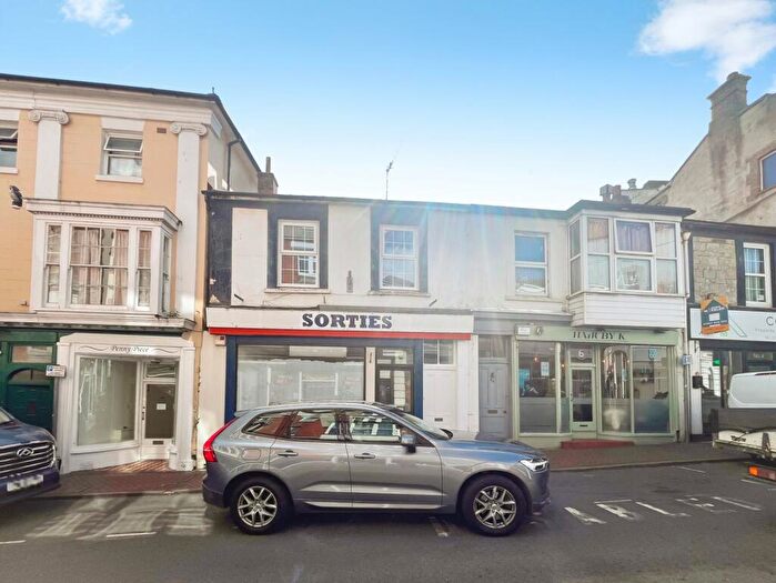 1 Bedroom Apartment For Sale In Pier Street, Ventnor, Isle Of Wight, PO38