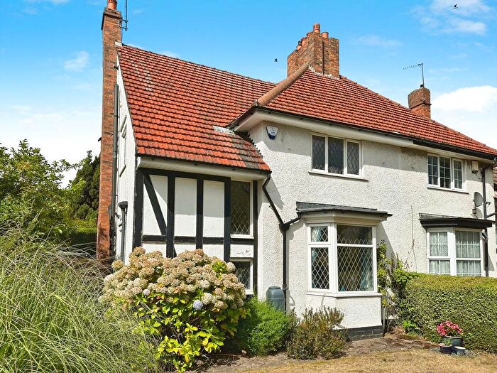 3 Bedroom Semi-detached House For Sale In Coalway Road, Merryhill, Wolverhampton, WV3