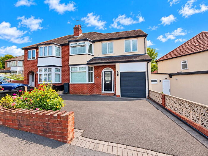 3 Bedroom Semi-Detached House For Sale In Sledmore Road, Dudley, DY2