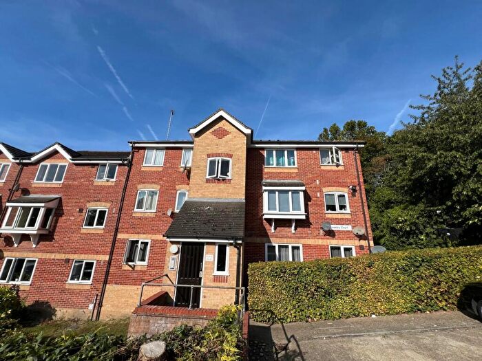 Flat To Rent In Rookley Court Linnet Way Purfleet, RM19