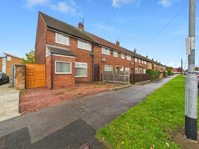 3 Bedroom End Terrace House For Sale In Hemswell Avenue, Hull, HU9