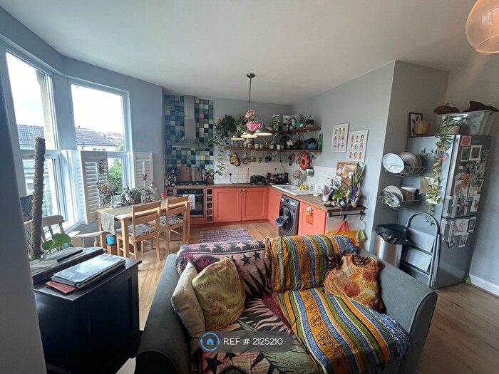 2 Bedroom Flat To Rent In Bath Road, Bristol, BS4