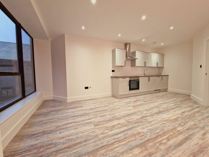 1 Bedroom Flat To Rent In Clarence Street, Swindon, SN1