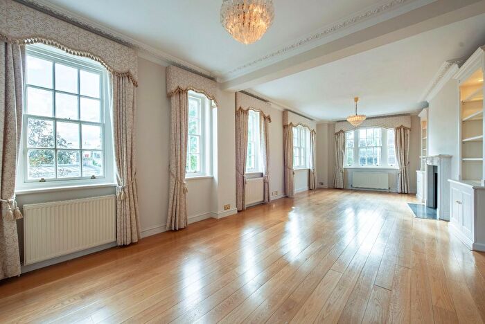 3 Bedroom Flat For Sale In Duchess Of Bedford House, Duchess Of Bedford's Walk, Kensington, London, W8