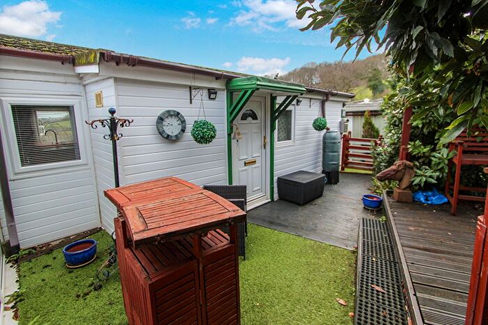 2 Bedroom Mobile/park Home For Sale In Beechdown Park, Totnes Road, Paignton, Devon, TQ4