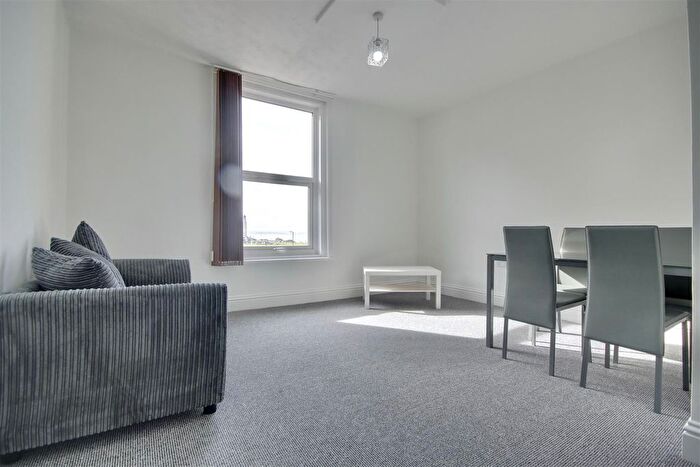 1 Bedroom Flat To Rent In Sandringham Apartments, Osborne Road, Southsea, PO5