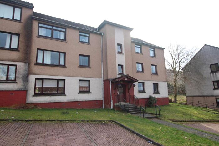 3 Bedroom Flat To Rent In Kilcreggan View, Greenock, PA15