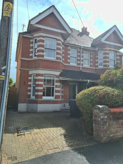 4 Bedroom Semi-Detached House To Rent In York Road, Broadstone, BH18