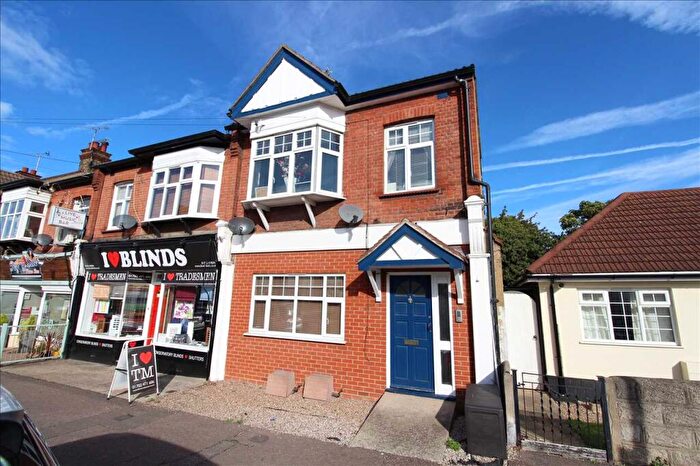2 Bedroom Apartment For Sale In Leigh On Sea, SS9