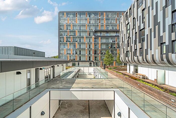 2 Bedroom Flat For Sale In Love Lane, Woolwich, SE18