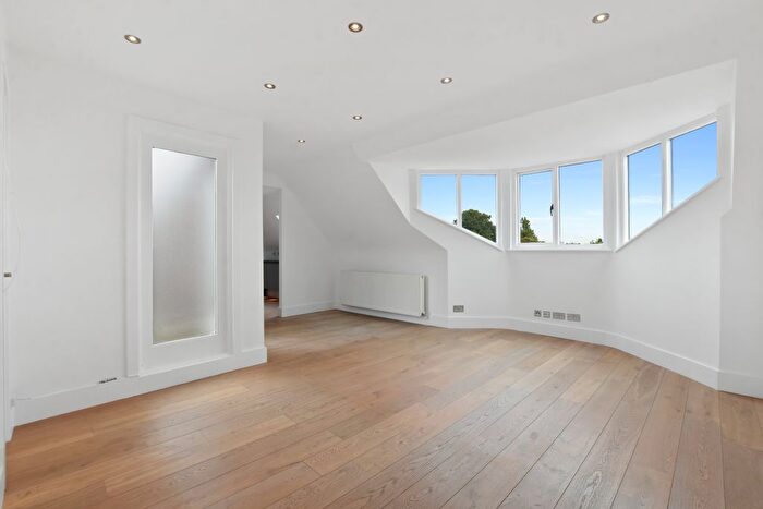 2 Bedroom Flat For Sale In Langland Gardens, London, NW3