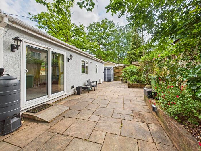 1 Bedroom Park Home For Sale In Garston Park, Tilehurst, Reading, RG31