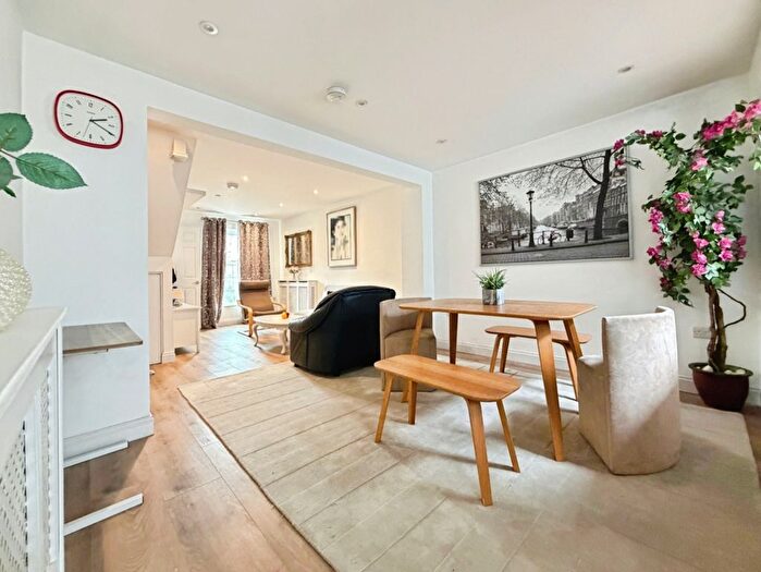 3 Bedroom End Of Terrace House To Rent In Brunel Close, Hounslow, TW5